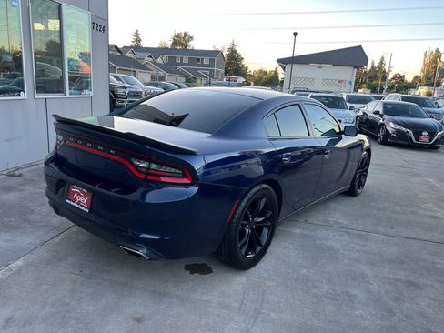Used 2016 Dodge Charger SE w/ Blacktop Package RWD image 7