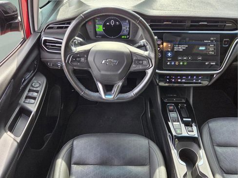 Certified 2023 Chevrolet Bolt LT w/ Infotainment Package FWD image 12