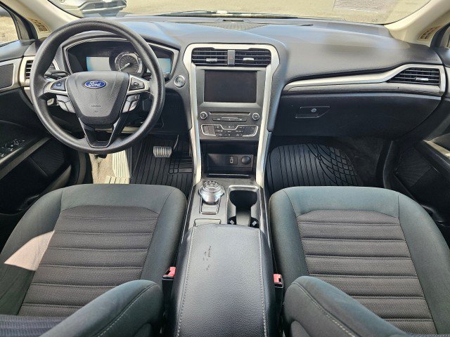 Used 2018 Ford Fusion SE w/ Fusion SE Technology Package FWD image 23