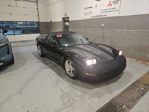 Used 2000 Chevrolet Corvette Convertible w/ Memory Pkg RWD image 1