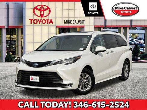 Certified 2024 Toyota Sienna XLE image 1