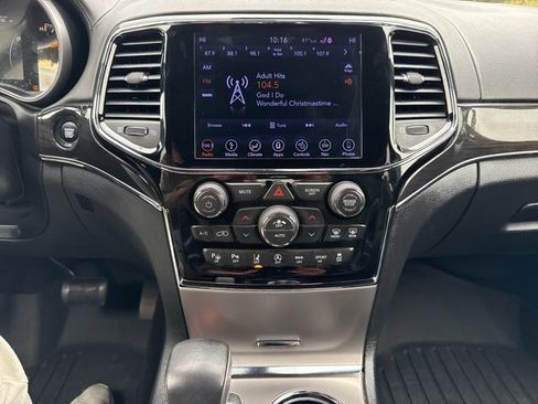 Used 2019 Jeep Grand Cherokee Overland image 22