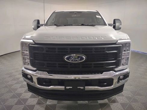 Used 2025 Ford F250 XL w/ FX4 Off-Road Package AWD/4WD image 3