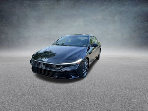 Used 2025 Hyundai Elantra Sport image 8