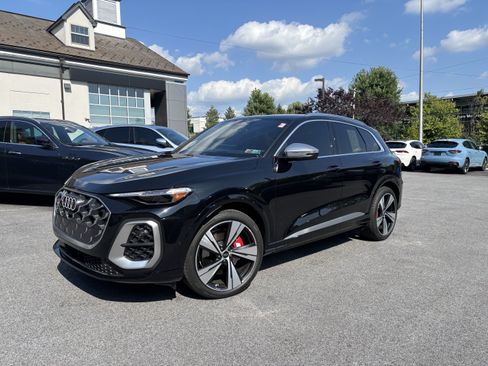Used 2026 Audi SQ5 Premium Plus AWD/4WD image 1