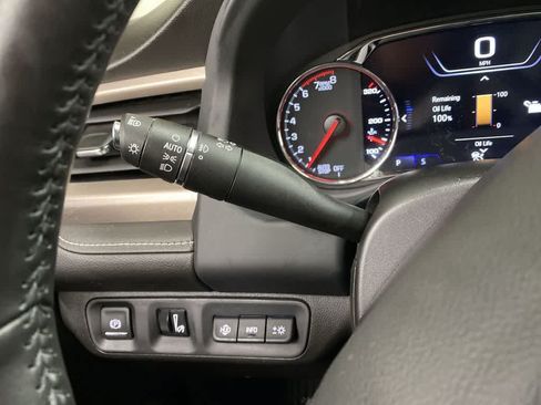 Used 2022 GMC Acadia Denali w/ Denali Ultimate Package AWD/4WD image 23