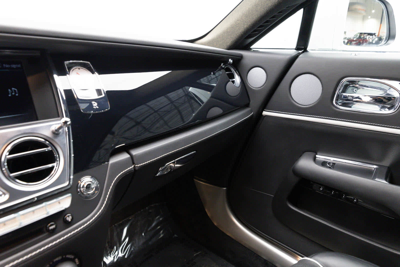 Certified 2018 Rolls-Royce Wraith RWD image 35
