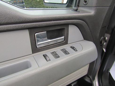 Used 2012 Ford F150 XLT w/ Trailer Tow Pkg image 9