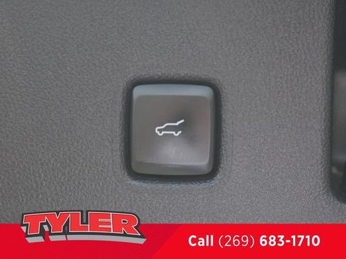 Used 2022 Ford Escape SEL w/ Technology Package AWD/4WD image 19