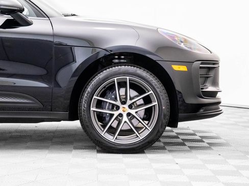 Certified 2026 Porsche Macan AWD/4WD image 31