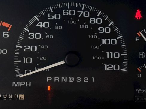 Used 2000 Cadillac Escalade 4WD image 17