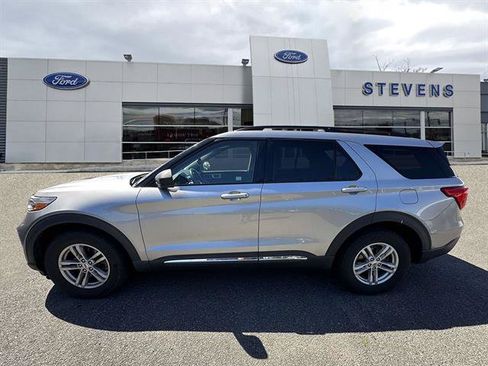 Certified 2020 Ford Explorer XLT w/ Comfort Package AWD/4WD image 3