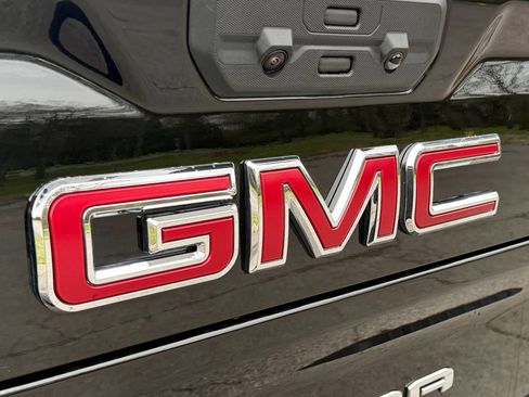 Used 2026 GMC Sierra 2500 AT4X image 18