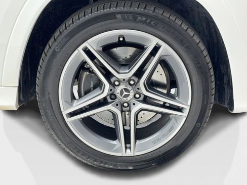 Used 2025 Mercedes-Benz GLS 450 4MATIC w/ AMG Line Exterior image 53