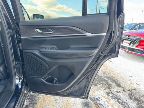 Used 2023 Jeep Grand Cherokee Limited w/ Trailer Tow Prep Group (B) image 28