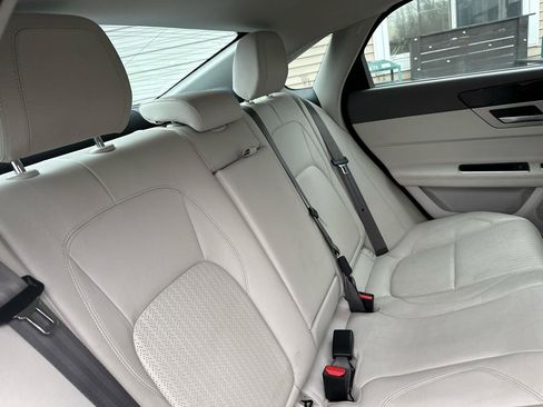 Used 2017 Jaguar XF Prestige image 23