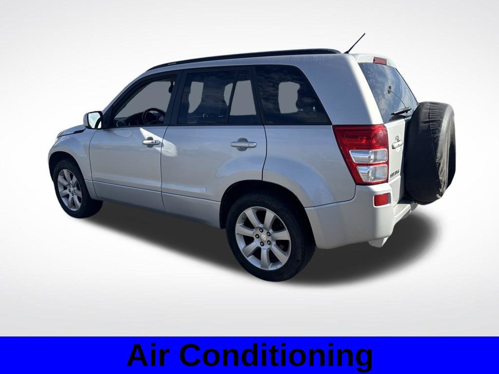 Used 2011 Suzuki Grand Vitara Limited AWD/4WD image 3