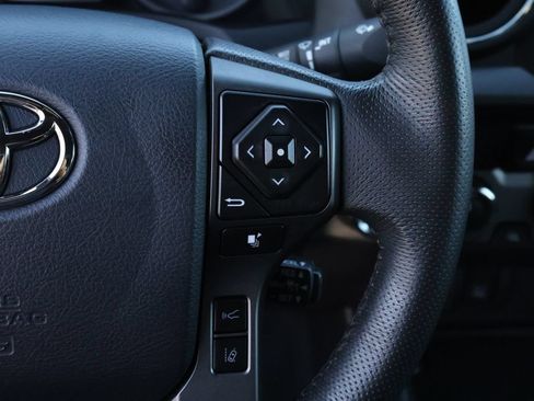 Used 2020 Toyota Tacoma TRD Off-Road AWD/4WD image 28