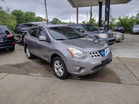 Used 2013 Nissan Rogue SV w/ Premium Pkg AWD/4WD image 2