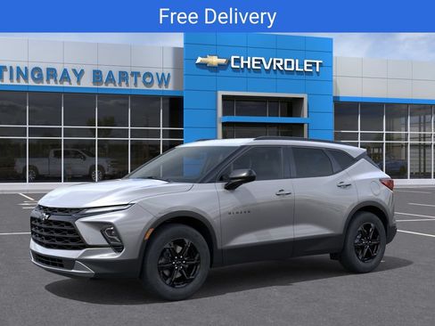 New 2026 Chevrolet Blazer LT w/ Convenience Package FWD image 2