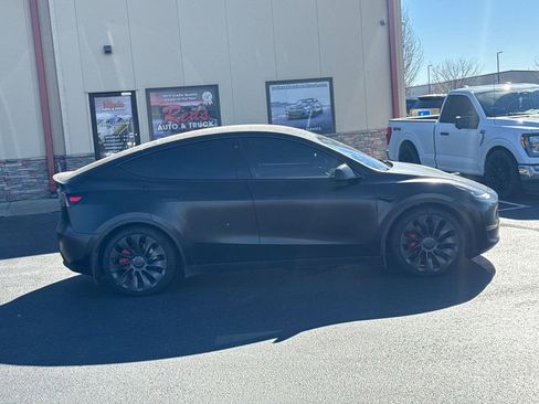 Used 2023 Tesla Model Y Performance image 25