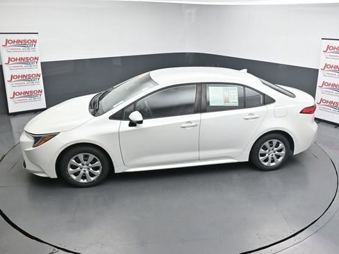 Used 2022 Toyota Corolla LE FWD image 27