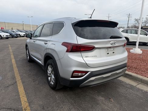 Used 2019 Hyundai Santa Fe SE image 4