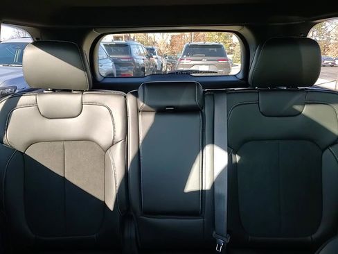 New 2025 Jeep Grand Cherokee Altitude AWD/4WD image 20