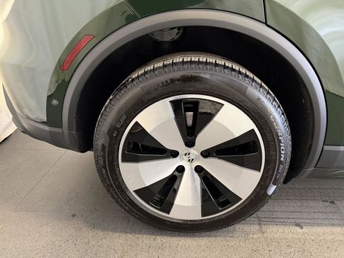 Certified 2025 Porsche Macan Electric image 12