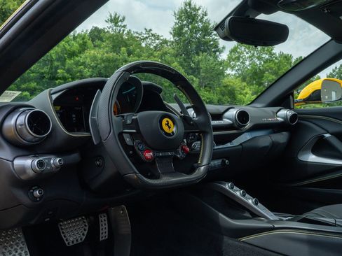Used 2019 Ferrari 812 Superfast RWD image 30