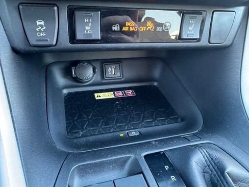 Used 2023 Toyota RAV4 XLE Premium AWD/4WD image 32