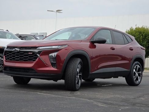 Used 2024 Chevrolet Trax RS w/ Driver Confidence Package FWD image 11