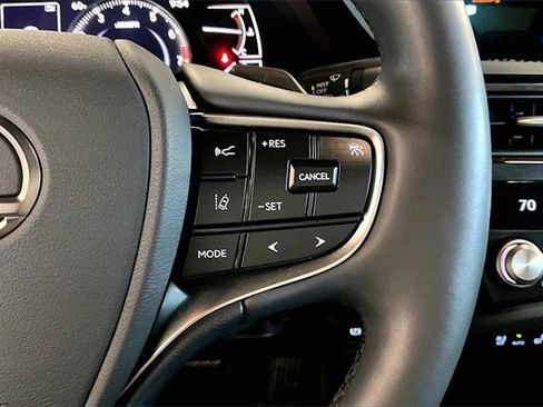 Certified 2023 Lexus ES 250 w/ Premium Package image 12