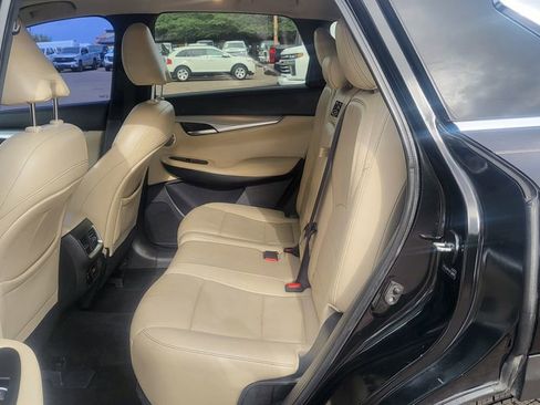 Used 2019 INFINITI QX50 Essential w/ Premium Heat Package image 23