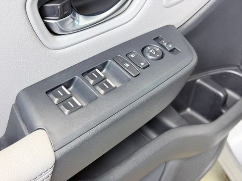 Used 2023 Honda Pilot Touring image 10