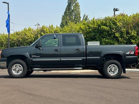 Used 2003 Chevrolet Silverado 2500 LT w/ Skid Plate Package AWD/4WD image 7