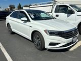 Used 2020 Volkswagen Jetta SEL Premium image 2