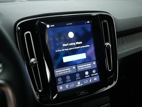 Certified 2026 Volvo XC40 B5 Plus AWD/4WD image 16