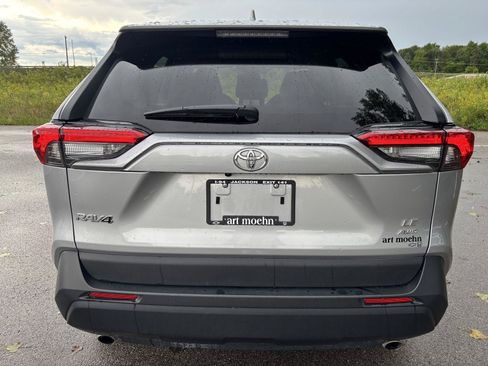 Used 2025 Toyota RAV4 LE AWD/4WD image 4