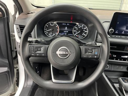 Used 2023 Nissan Rogue SV FWD image 18