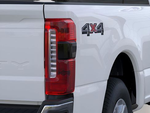 New 2026 Ford F250 XLT w/ XLT Premium Package image 21