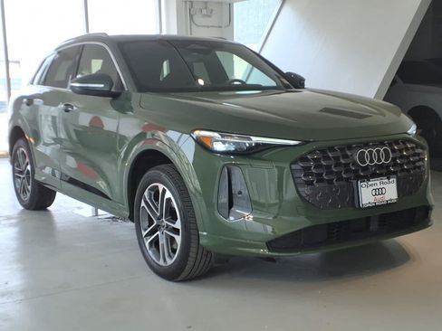 Used 2025 Audi Q5 Premium w/ Premium Plus AWD/4WD image 3