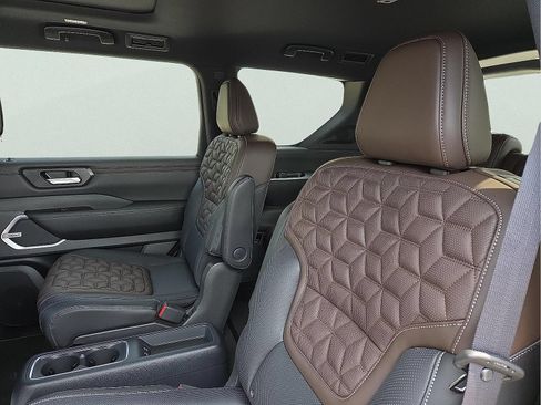 Used 2026 Nissan Armada Platinum Reserve AWD/4WD image 10
