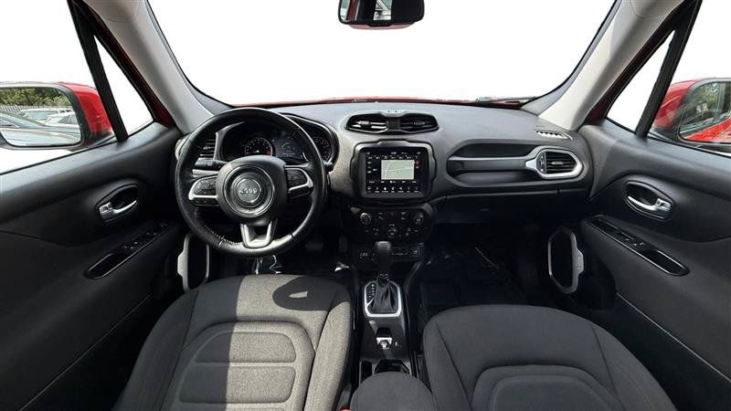 Used 2018 Jeep Renegade Latitude w/ UConnect 8.4 Nav Group AWD/4WD image 12