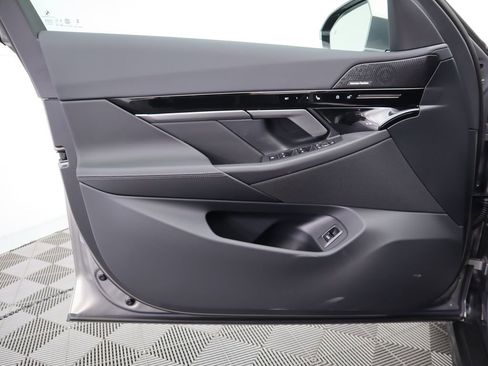 Certified 2025 BMW 530i xDrive w/ Premium Package image 26