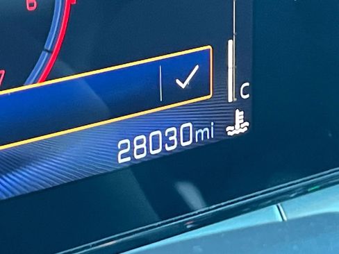 Used 2025 Chevrolet Trax LT image 40