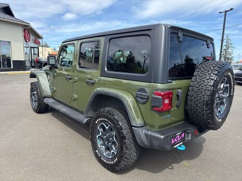 Used 2023 Jeep Wrangler Unlimited Rubicon 4xe w/ Cold Weather Group AWD/4WD image 3