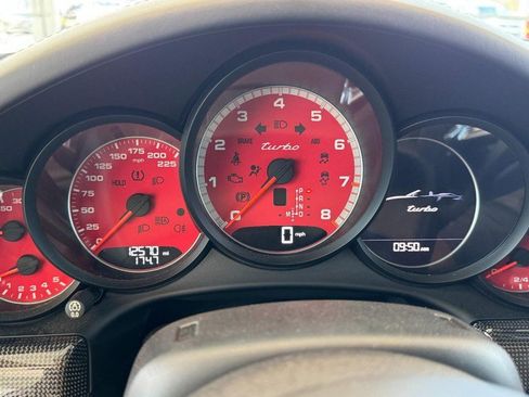Used 2017 Porsche 911 4 Cabriolet AWD/4WD image 16