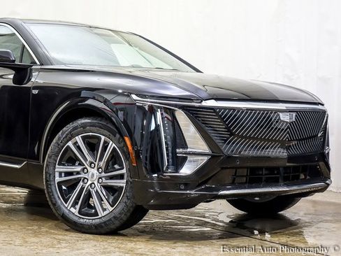 New 2025 Cadillac Lyriq Luxury w/ LPO, Floor Liner Package image 2