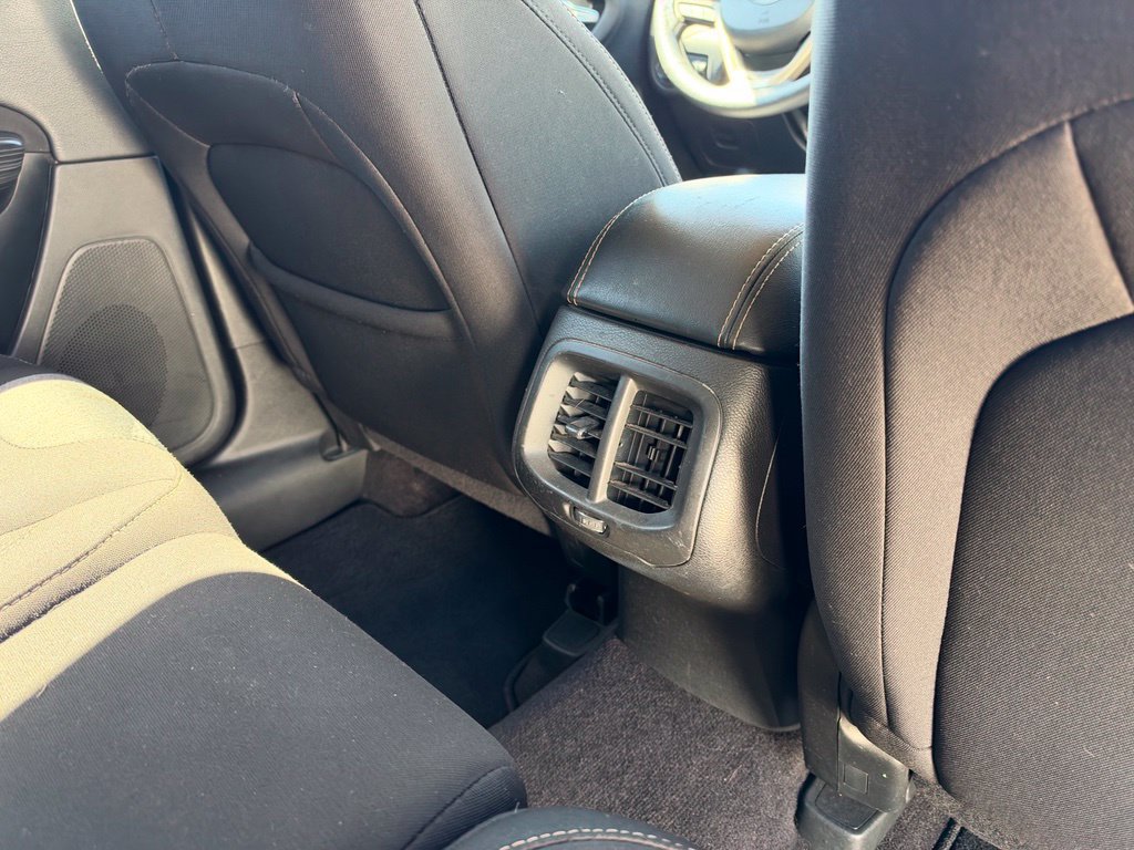 Used 2017 Jeep Cherokee Sport FWD image 19